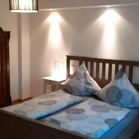 Stilvolle Am Grossen Garten Apartman